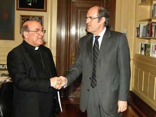 Mons. Casimiro López Llorente y D. Ángel Gabilondo Pujol